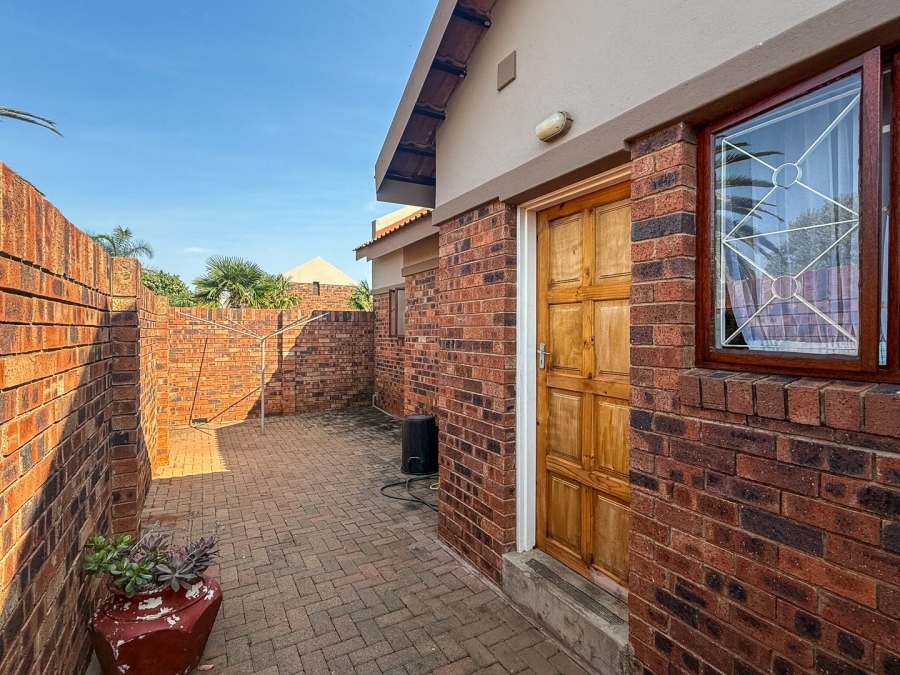 2 Bedroom Property for Sale in Flamwood North West